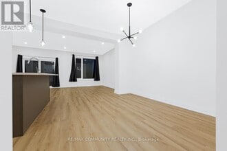 101 Swales Ave in Strathroy-Caradoc, ON - Building Photo - Building Photo