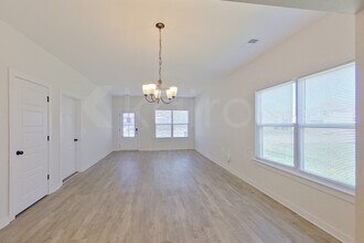 105 Robin St in Calera, AL - Foto de edificio - Building Photo