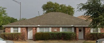 1801 Sara Dr, Unit B in College Station, TX - Building Photo