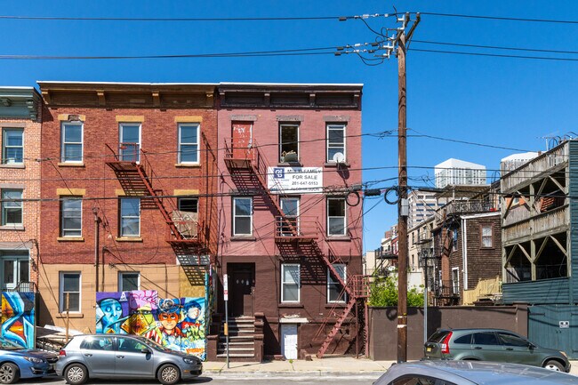 8 Bright St in Jersey City, NJ - Building Photo - Building Photo