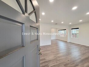 3632 Camerino St in Lakewood, CA - Foto de edificio - Building Photo
