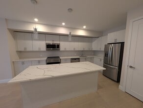 812 Star Private in Ottawa, ON - Building Photo - Building Photo