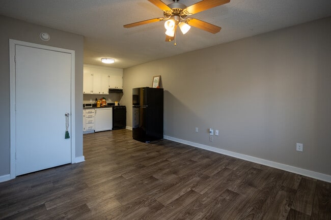 Davidson Apartment Homes in Concord, NC - Foto de edificio - Interior Photo