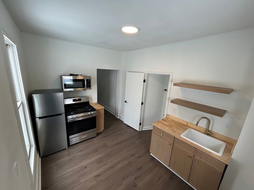 232 Ferris St in Sault Ste. Marie, MI - Building Photo