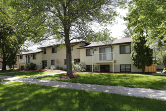 530 Madison St in Anoka, MN - Building Photo - Building Photo