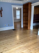 87 Central St, Unit Second Floor #2 in Ipswich, MA - Foto de edificio - Building Photo