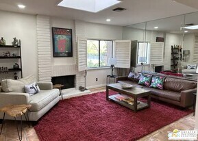 2441 S Birdie Way in Palm Springs, CA - Building Photo