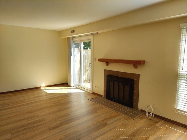1935 Appaloosa Dr in Naperville, IL - Building Photo - Building Photo