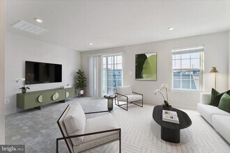 14032 Sunrise Valley Dr in Herndon, VA - Building Photo - Building Photo