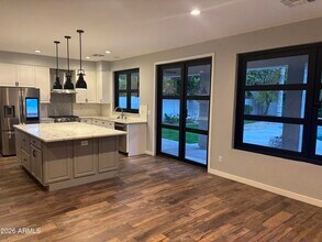 814 E Krista Way in Tempe, AZ - Building Photo - Building Photo