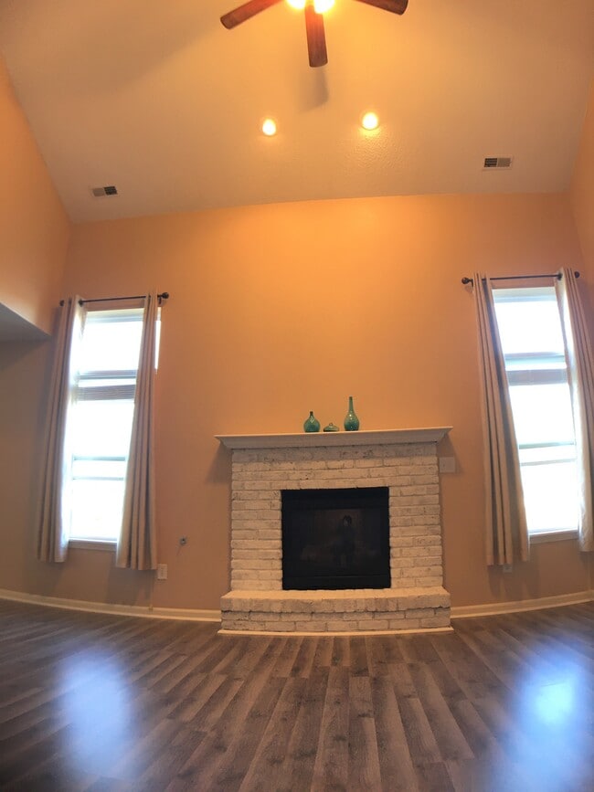 2396 Meadow Bend Dr in Columbus, IN - Building Photo - Building Photo