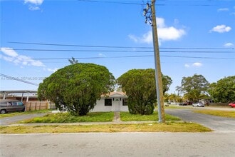 6200 Fletcher St in Hollywood, FL - Building Photo - Building Photo