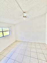 301 Palm Way, Unit 304 in Pembroke Pines, FL - Building Photo - Building Photo