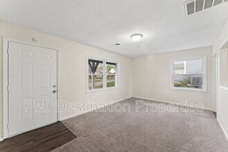 5026 Locust Ave in Kansas City, KS - Building Photo - Building Photo