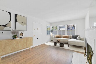 2935 Westwood Blvd in Los Angeles, CA - Building Photo - Building Photo