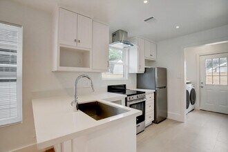 6109 N Main St in Houston, TX - Building Photo - Building Photo