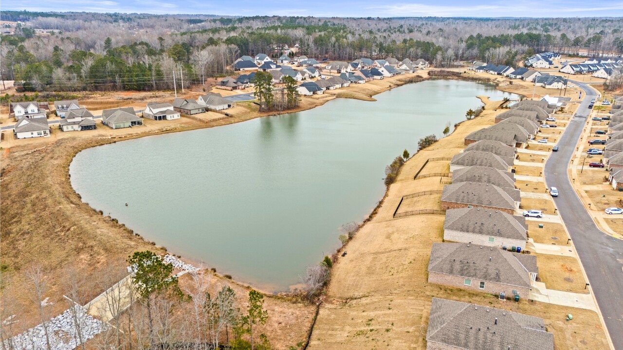 2500 Farmville Lks Dr in Auburn, AL - Building Photo