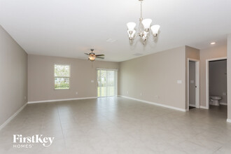 10226 Bright Crystal Ave in Riverview, FL - Building Photo - Building Photo