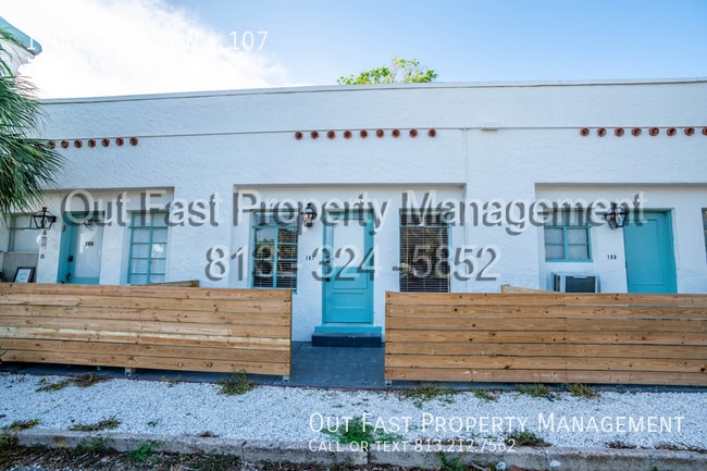 1700 Park St N in St. Petersburg, FL - Building Photo - Building Photo