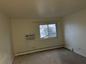 844 College Blvd, Unit 101 in Addison, IL - Building Photo - Building Photo