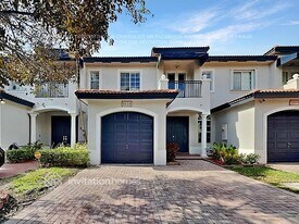 8034 SW 119 Pl in Miami, FL - Building Photo