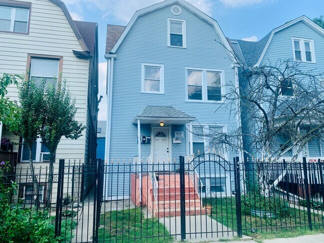 property at 3636 W Palmer St