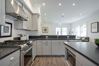 12 Ackers Ave in Brookline, MA - Building Photo - Building Photo