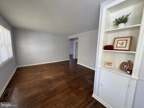 604 Sylvan Rd in Somerdale, NJ - Building Photo - Building Photo