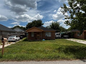 9323 Arledge St in Houston, TX - Building Photo - Building Photo