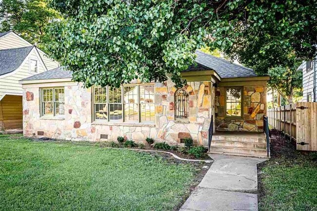 property at 506 NW Fort Sill Blvd
