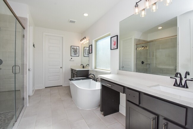 property at 823 Sarasota Shore Dr