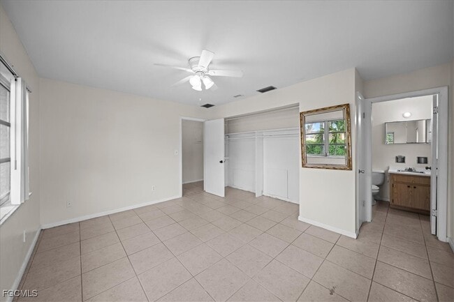 property at 4926 Vincennes St