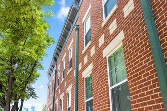 Highlandtown Plaza Co-op Apartments 62+ in Baltimore, MD - Foto de edificio - Building Photo