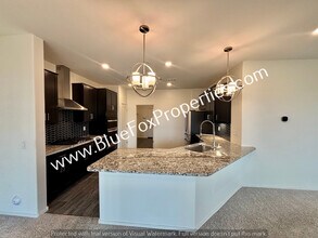 8896 E Pantano Bluff Dr in Tucson, AZ - Building Photo - Building Photo