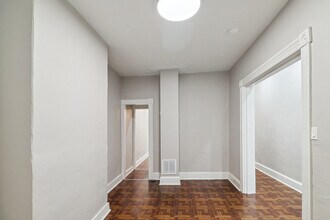 2128 Hollins St in Baltimore, MD - Building Photo - Building Photo