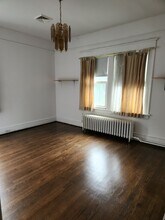 547 Violet Ave, Unit #1 in Hyde Park, NY - Building Photo - Building Photo