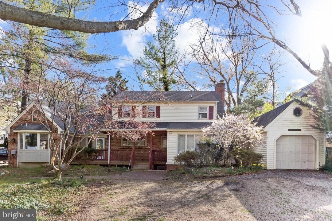 4951 Sherier Pl NW in Washington, DC - Building Photo