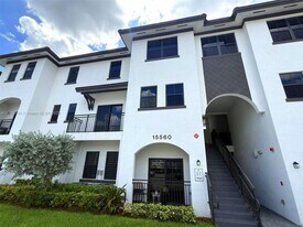 15560 SW 136th St in Miami, FL - Building Photo