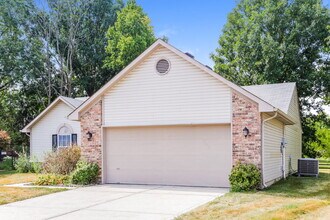 1509 Cherry Wood Ct in Westfield, IN - Foto de edificio - Building Photo