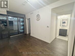 25 Richmond St E in Toronto, ON - Building Photo - Building Photo