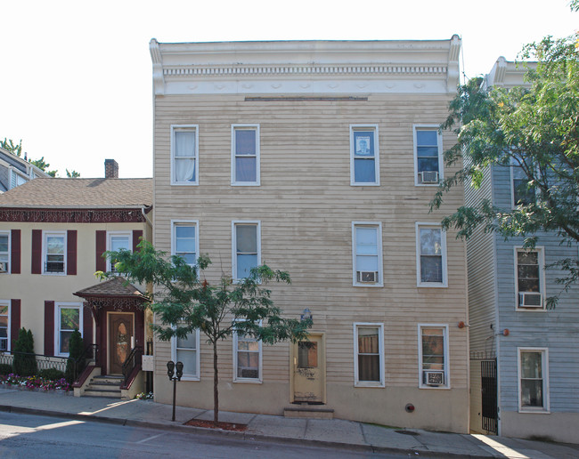 148 Cortlandt St in Tarrytown, NY - Building Photo - Building Photo