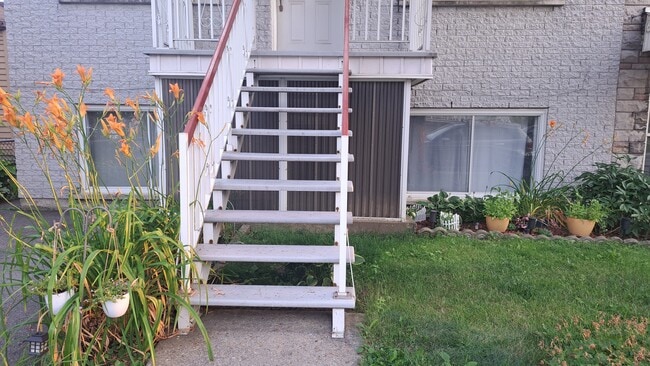 property at 7110 14E Av