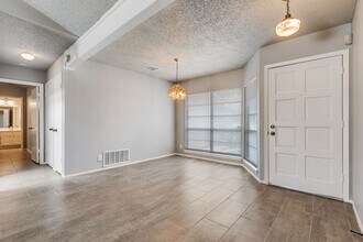 8707 Thatch Dr in San Antonio, TX - Foto de edificio - Building Photo
