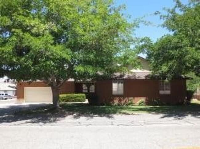 property at 1025 E Fort Pierce Dr