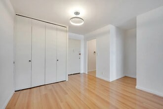 39-65-65 52nd St in Queens, NY - Building Photo - Building Photo