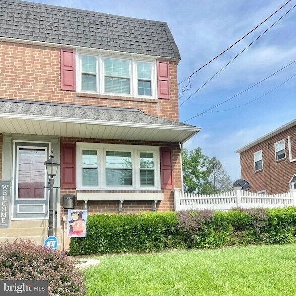 409 Washington St in Royersford, PA - Building Photo