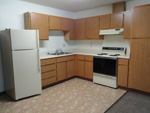 Greenleaf Apartments in Eagle Bend, MN - Building Photo - Building Photo