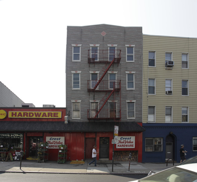 554 Metropolitan Ave in Brooklyn, NY - Building Photo - Building Photo