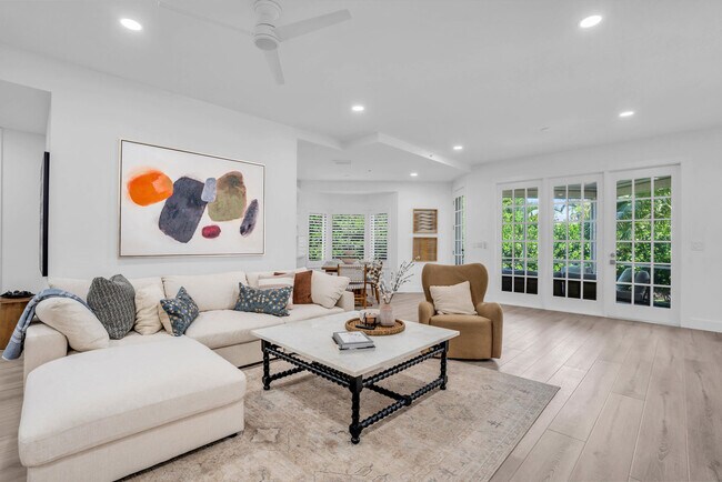 161 Colonade Cir