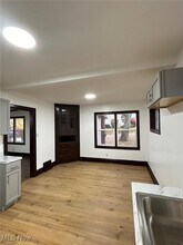 194 E Baird Ave in Barberton, OH - Building Photo - Building Photo